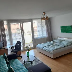 https://serviced-apartment-with-sunny-balcony.vienna-besthotels.com